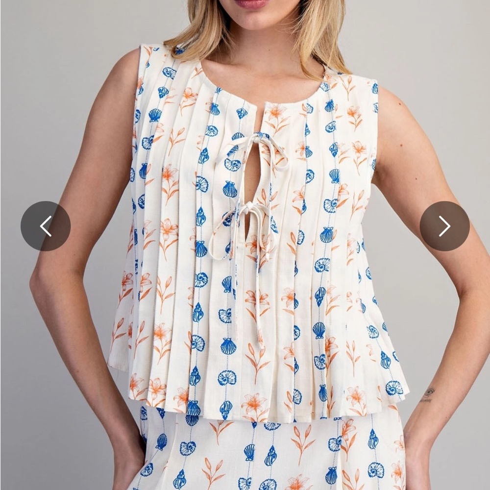Cute Eesome Shell Top - Picture 1 of 6